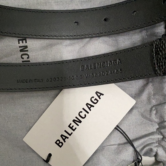 BALENCIAGA Circled BB Belt Color: Black (65) - Picture 5 of 6